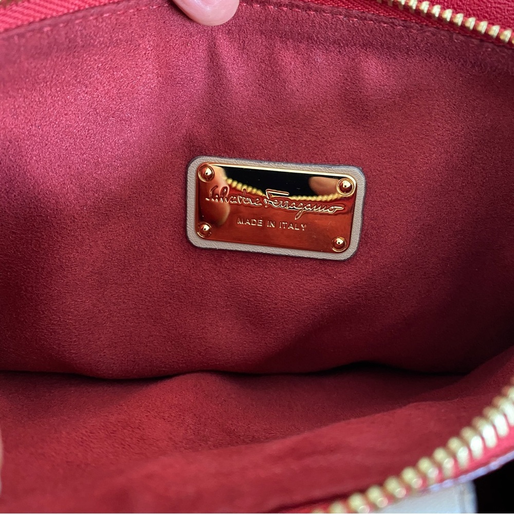 Salvatore Ferragamore beige organizer tote bag - Picture 14 of 16